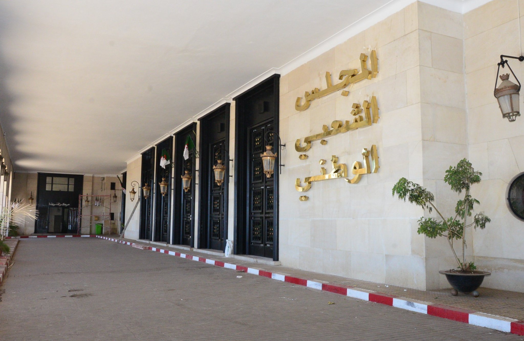 The written and electronic press law... a legislative framework that strengthens guarantees of freedom of expression and conforms to the principles of the Algerian constitution - dialogue