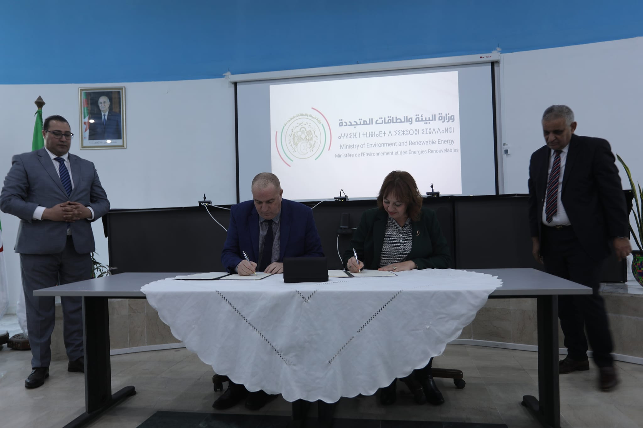 Signing a framework agreement between the National Observatory of Civil Society and the Algerian Ministry of Culture and Arts - Al-Hiwar
