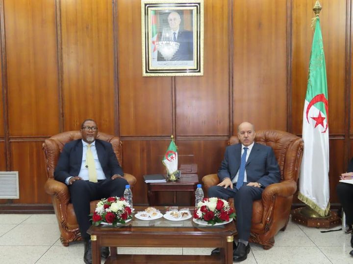 Sayhi receives the grandson of leader Nelson Mandela - Al-Hiwar Al-Jazaeryia