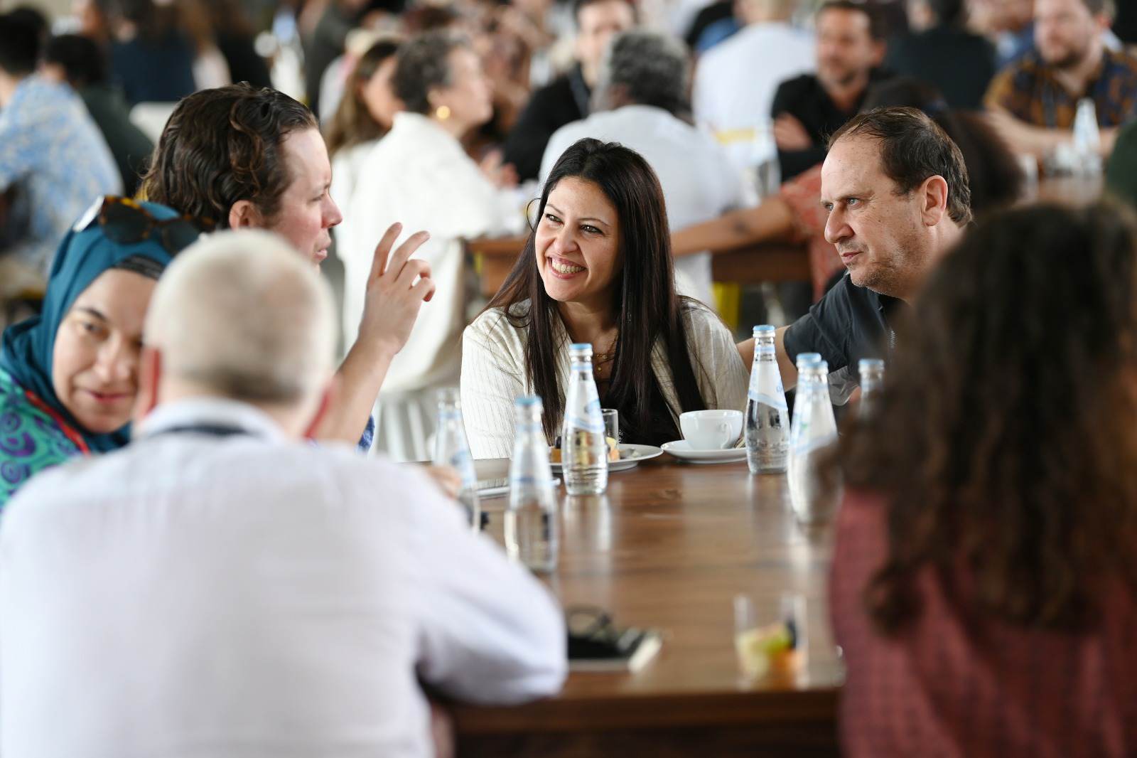 Arab and international filmmakers praise the role of "Qumra" in supporting their career - Al-Hiwar Al-Jazaeryia