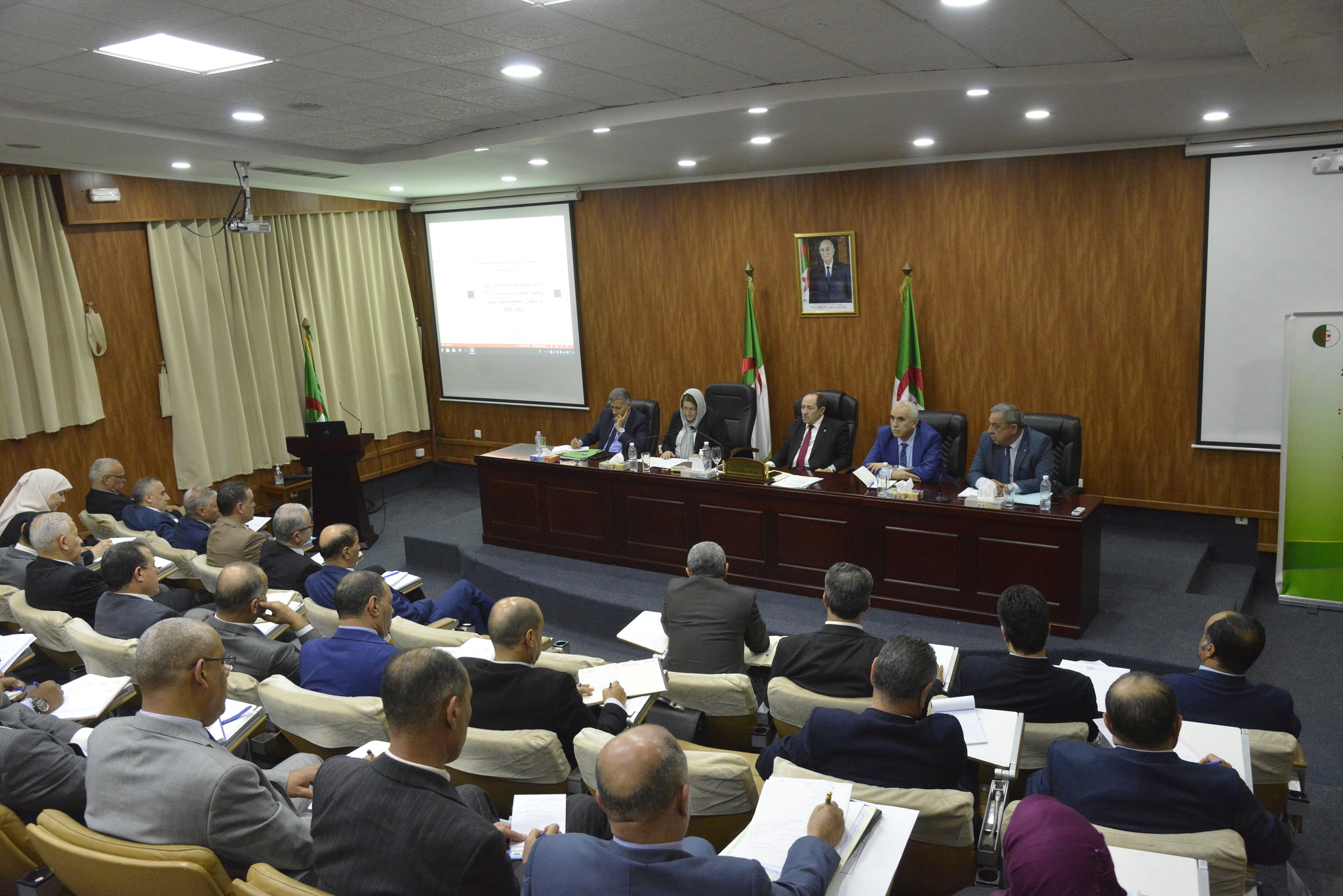 Belabed orders dealing digitally in the educational and administrative departments - Al-Hiwar Algeria