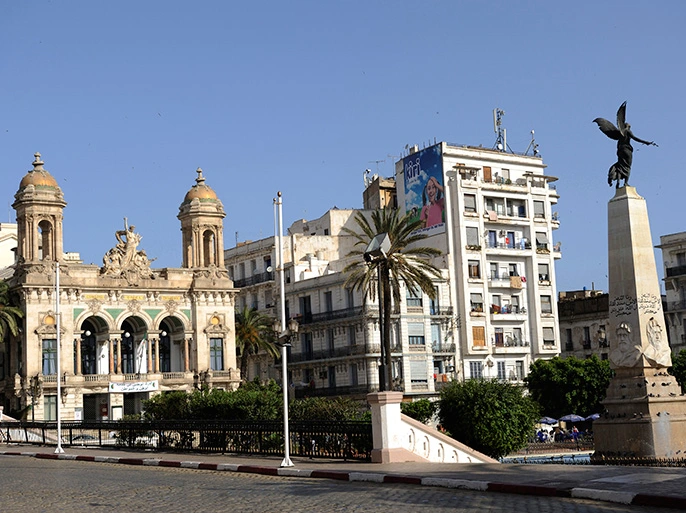 Oran... the arrest of 3 people who established a den of prostitution - Al-Hiwar Al-Jazairia