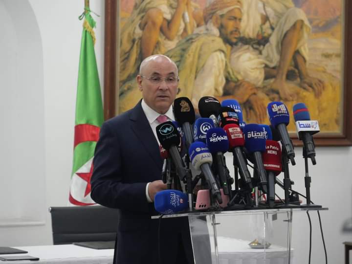 The Minister of Commerce: "Deterrent measures for violators of observing the feast, and citizens must report them."  Algerian Dialogue