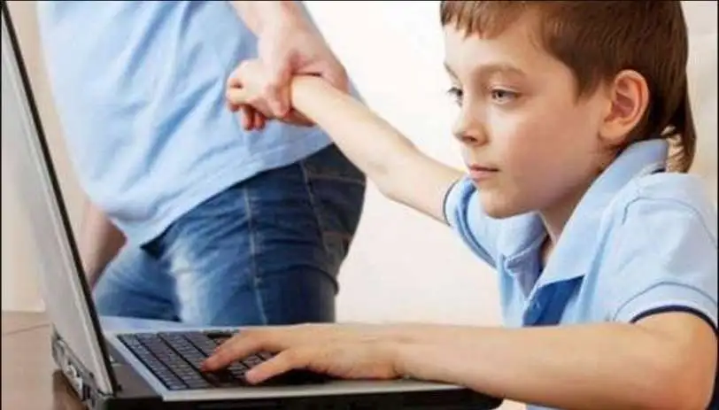 "Together to protect our children" .. Awareness campaign about the dangers of the Internet - Al-Hiwar Al-Jazaeryia