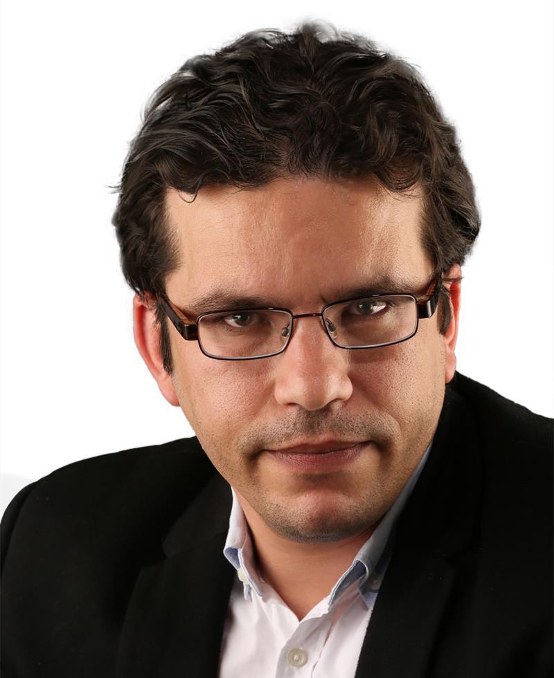 Saeed Khatibi is crowned with the Sheikh Zayed Book Award, Young Author Branch - Al-Hiwar Algeria