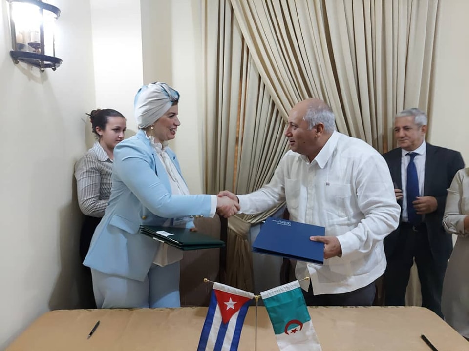 Signing an agreement to expand cultural cooperation between Algeria and Cuba - Al-Hiwar Al-Jazaeryia
