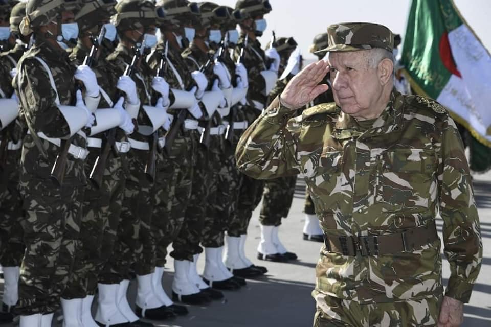 Lieutenant General Said Chanegriha on a visit to the Higher School of Military Administration in Oran - El Hewar Algeria