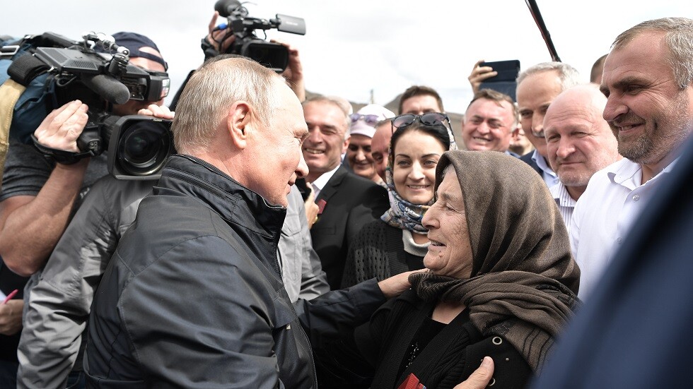 Putin: Russia has great respect for the Holy Quran, and disrespecting it is a crime - Al-Hiwar Al-Jazaeryia