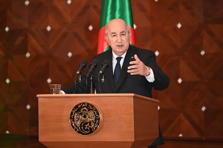 President Tebboune honors the winners of the Medal of Honor - Al-Hiwar Al-Jazairia