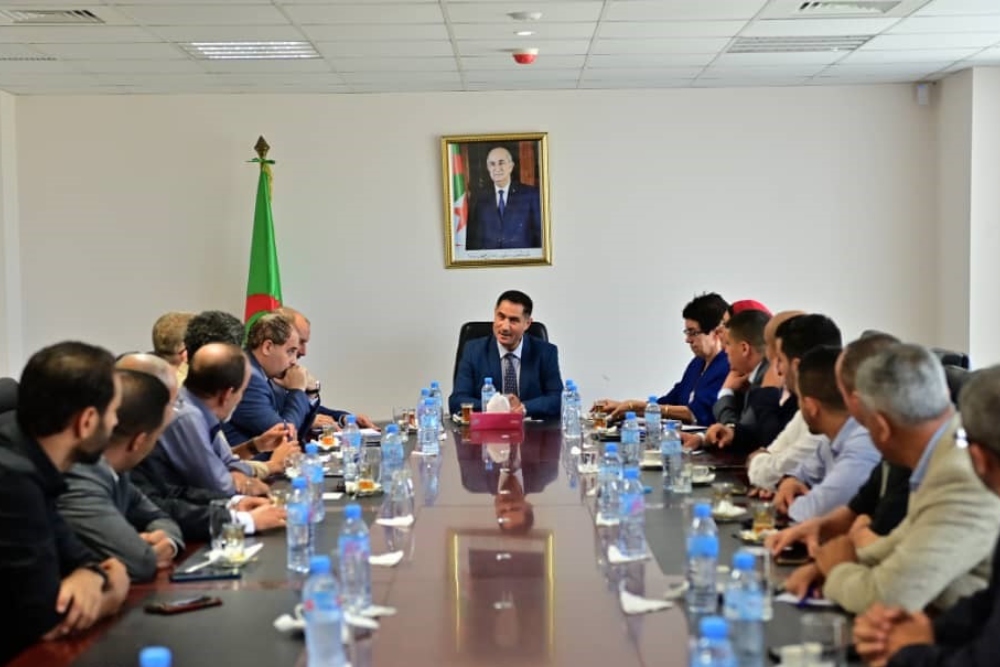 The Minister of Communications meets with website managers and officials