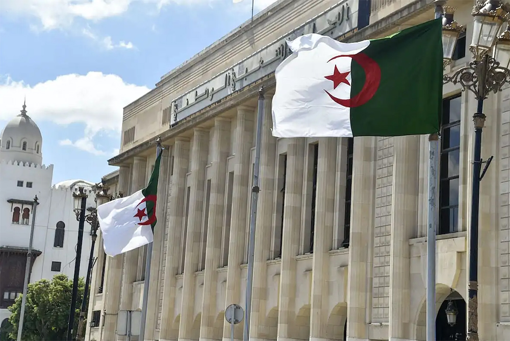 “Controversy” in Parliament due to the delay in releasing the bylaws