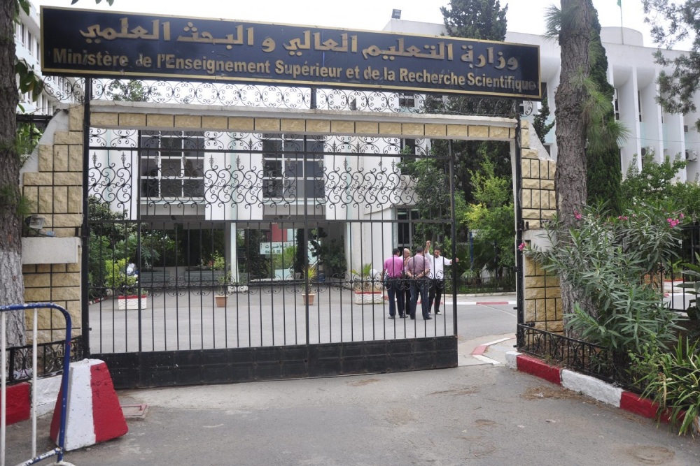 A participatory policy to make the Algerian university a locomotive for economic development