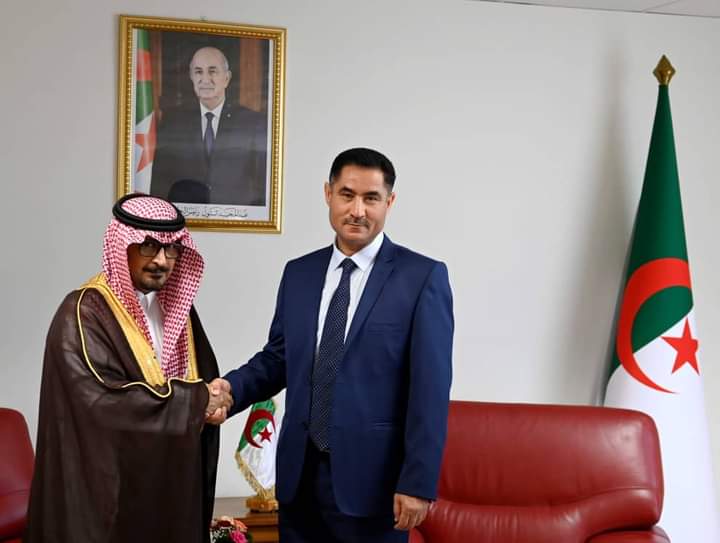 Minister of Communication Mohamed Laqab receives the Saudi ambassador to Algeria - Algerian Dialogue