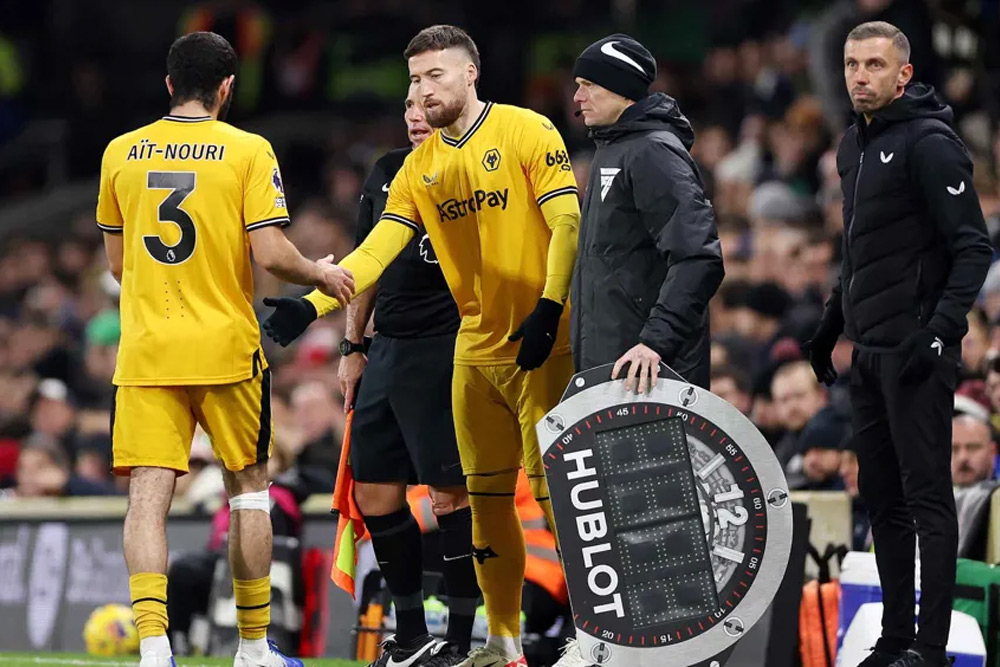 Will the injury prevent Ait Nouri from reaching the "Cannes"?