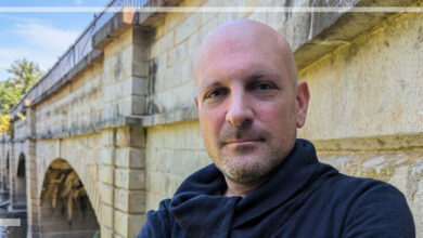 A US State Department official resigns because of his country's support for the occupation.  - Algerian dialogue