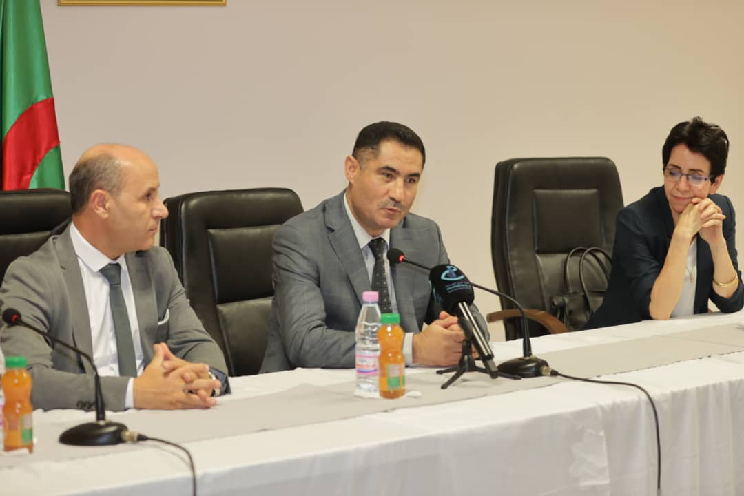 Laqab supervises the inauguration of the new Secretary General of the Ministry of Communication - Algerian Dialogue