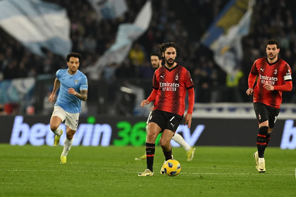 Adly closes the door of Al-Khader