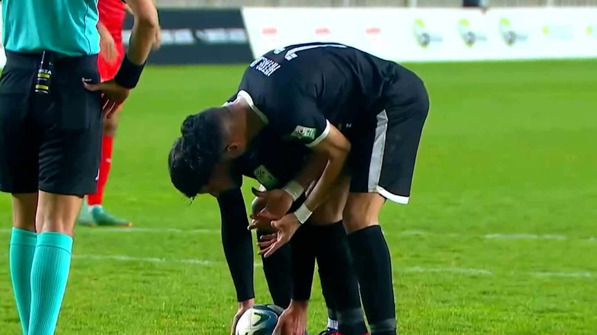 Al-Wefaq administration strikes with an iron fist after the penalty kick incident!  - New Algeria