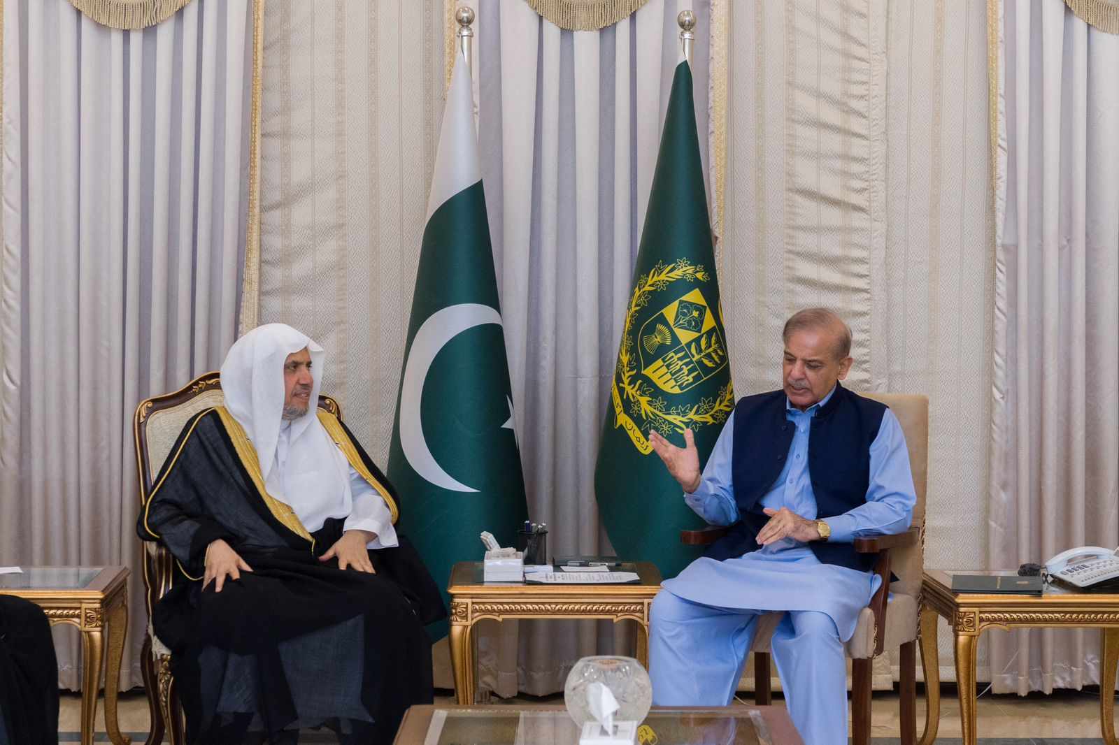 The Pakistani Prime Minister receives the Secretary-General of the Muslim World League