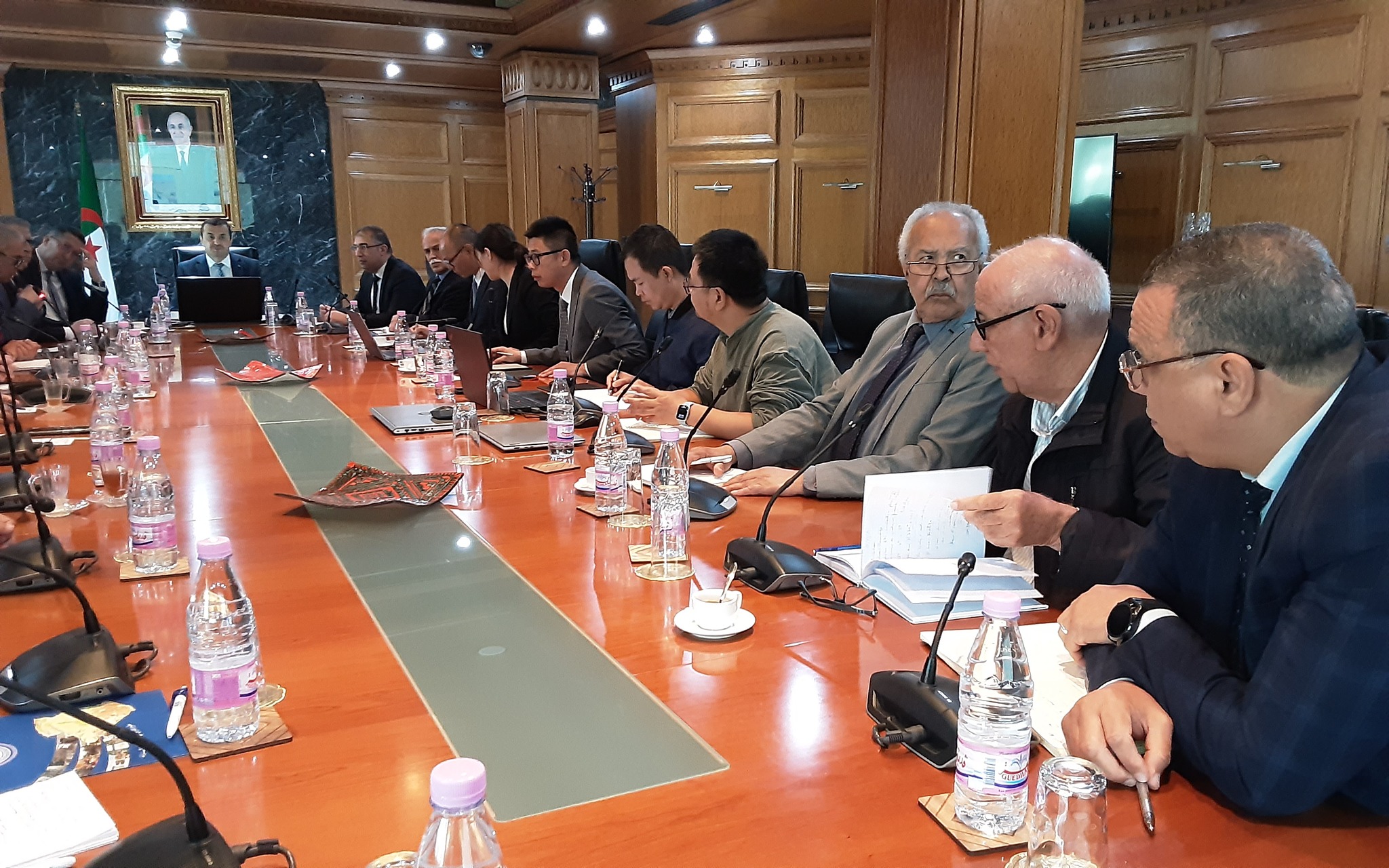 In pictures: Arkab chairs a meeting on lithium exploration in Tamanrasset and Ain Guezzam - Algerian Dialogue