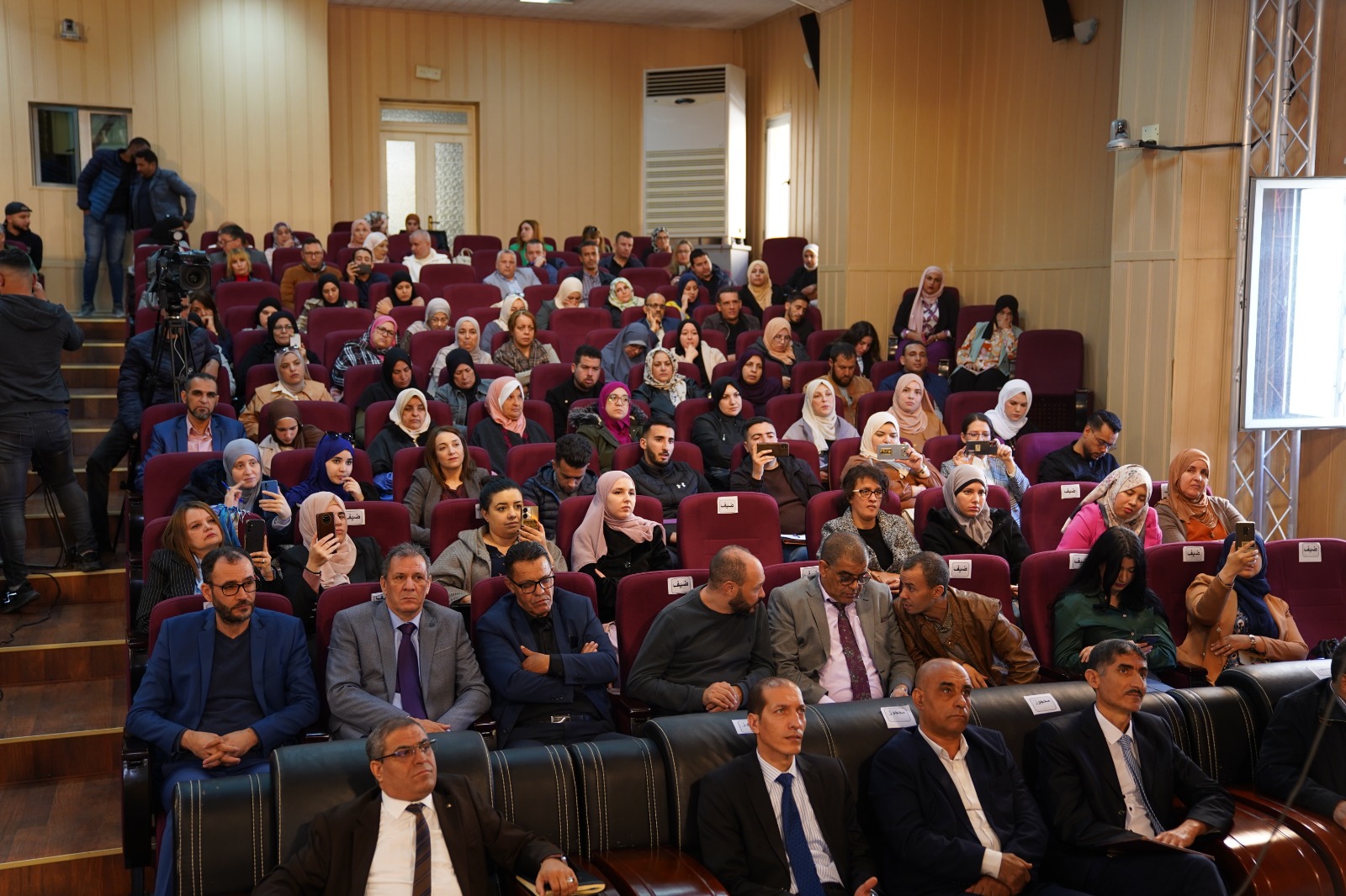 Liafsi...this is the number of students registered in Media and Communication Sciences - New Algeria