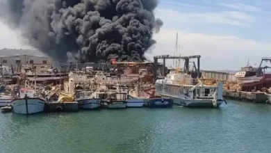 A massive fire broke out inside a fishing boat repair shop - New Algeria