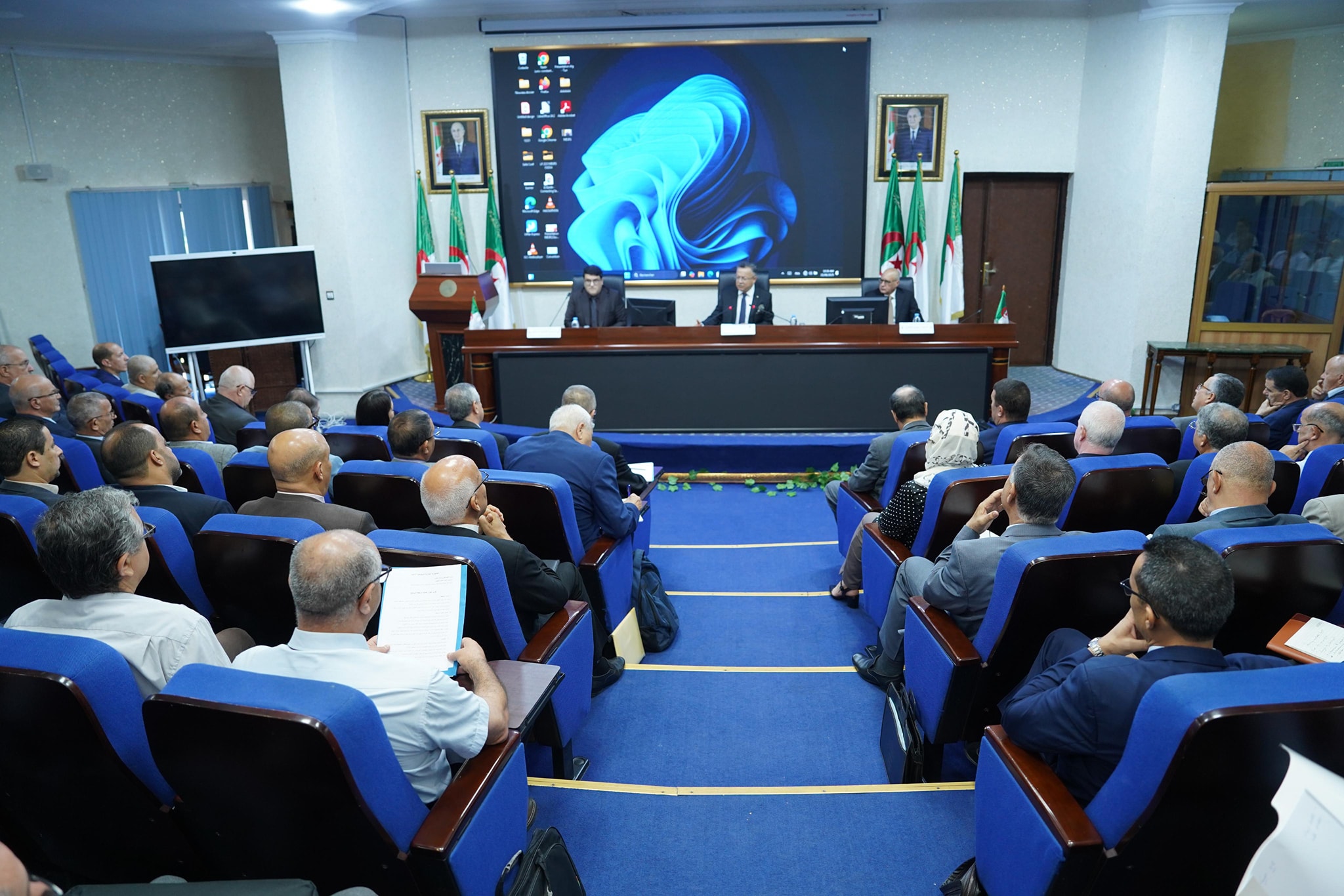 Badari meets with directors of university institutions and national schools for professors - new Algeria