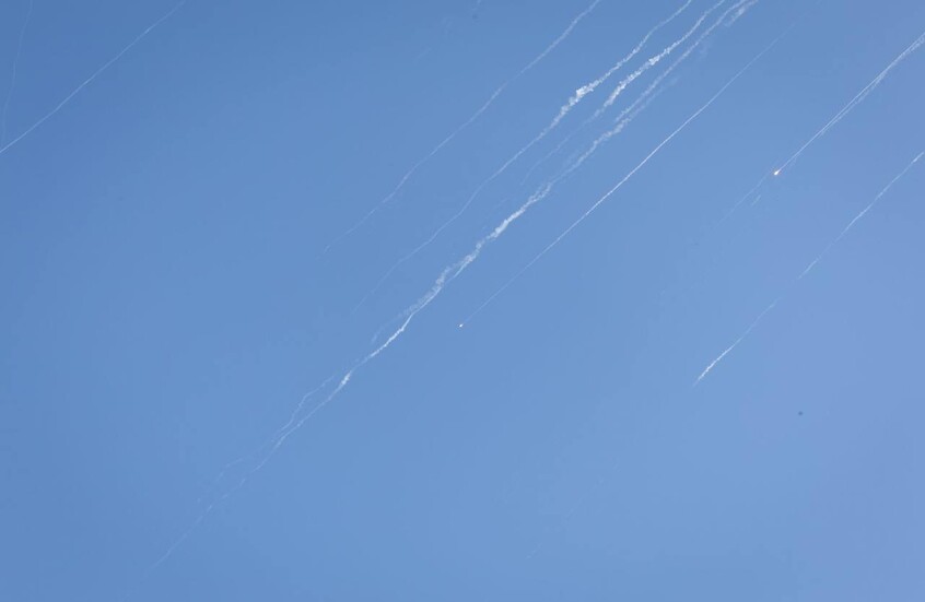 Iran attacks the entity with missiles and supernatural marches