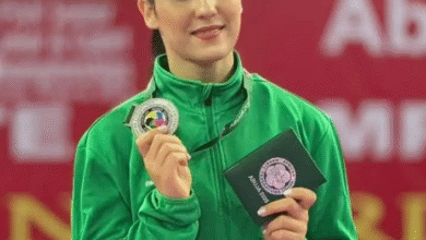 Badari congratulates the student, Dahlab Aisha Nariman, for the second rank in the African Championship of Al -Karai - Algerian Dialogue