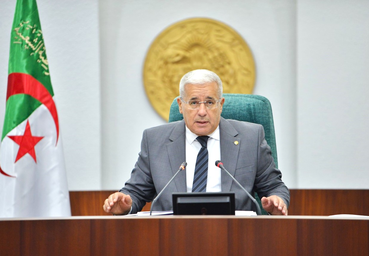 Boughali comforted the families of the victims of the crash of a civilian protection plane in Jijel - New Algeria