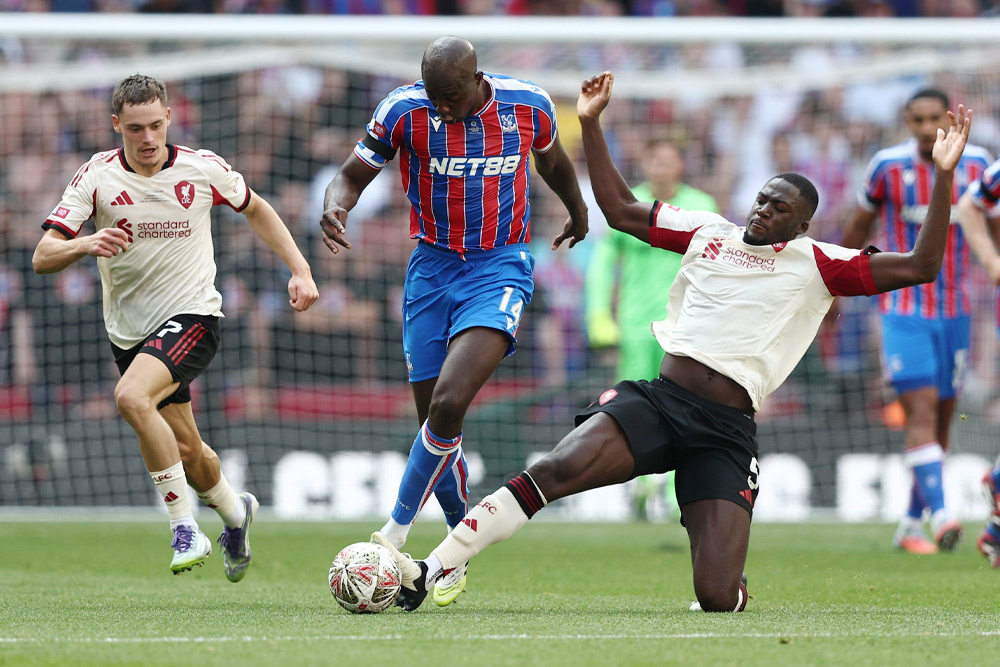 Palace beats Liverpool and achieves the charitable shield cup