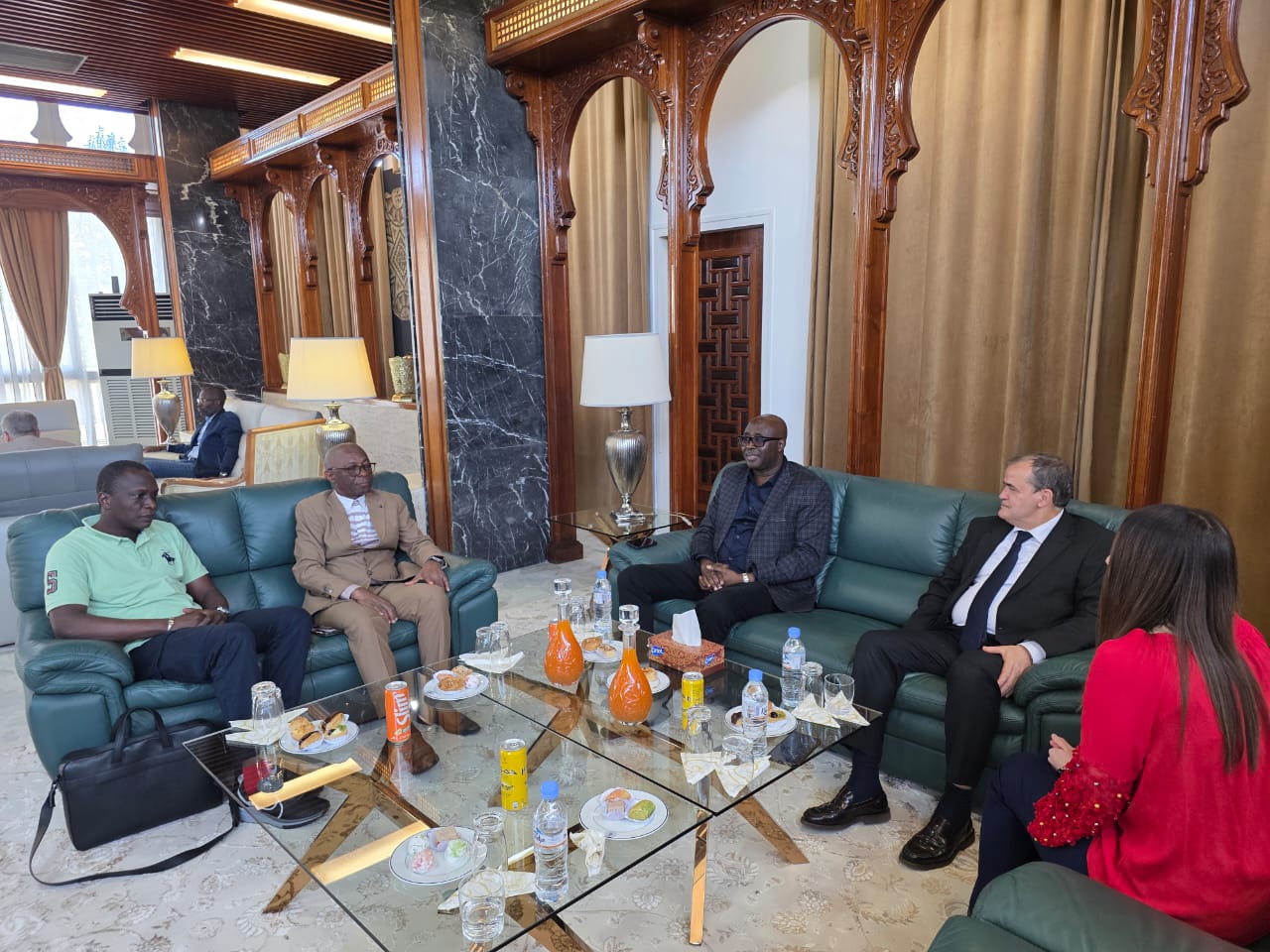 Riziq receives his Srioni counterpart to participate in the African -African Trade Gallery 2025 - Algerian Dialogue