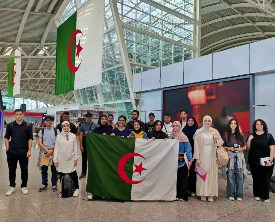 20 Algerian students participate in the “Huawei” program - New Algeria