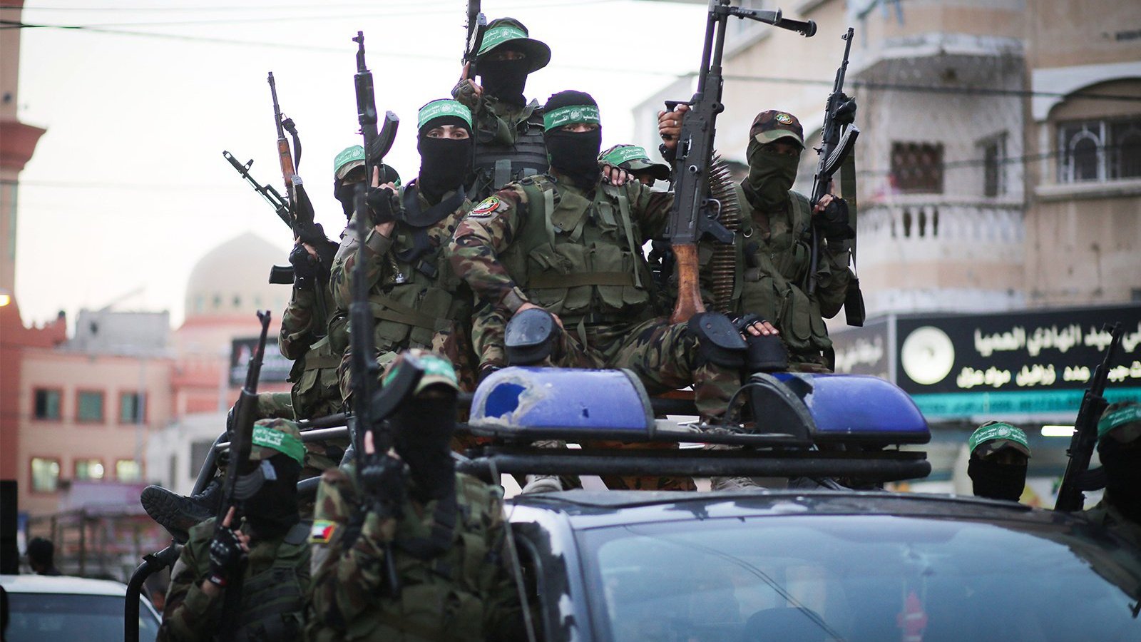A "deterrent" force carries out a wide security campaign in Gaza and arrests agents and outlaws
