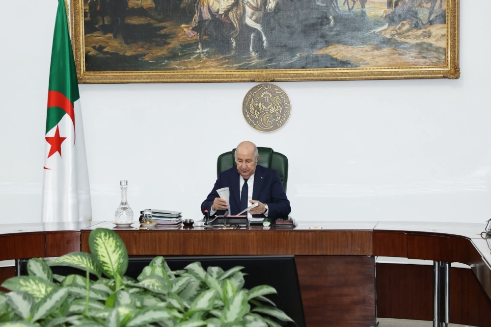 The President of the Republic issues important decisions at the Council of Ministers meeting