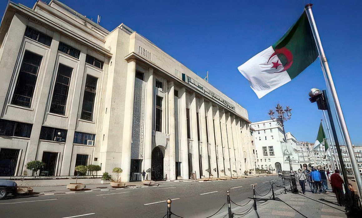 Algeria re-introduces the law withdrawing citizenship for dissidents and residents abroad - Algerian Al-Hiwar newspaper