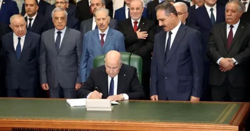 The President of the Republic signs the Finance Law for the year 2026 - Algerian Al-Hiwar newspaper
