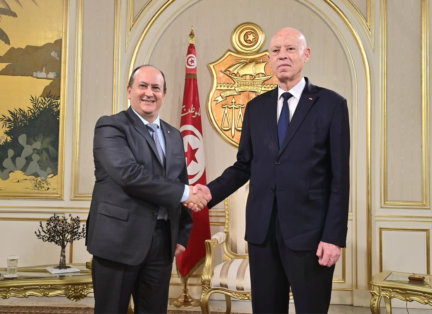 The Prime Minister is received by Tunisian President Kais Saied - Algerian Al-Hiwar newspaper