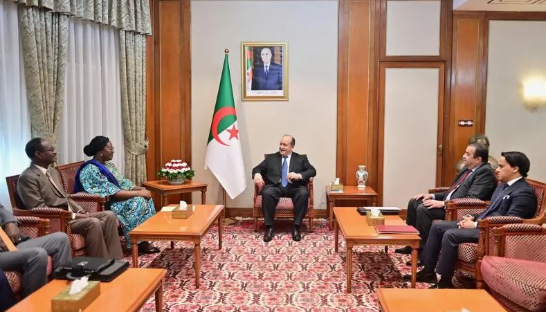 The Prime Minister receives the Chadian Minister of Petroleum carrying a written message to President Tebboune from his Chadian counterpart - Algerian Al-Hiwar newspaper