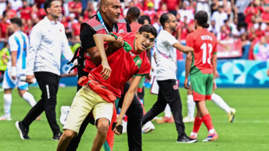 Morocco vs. Argentina: Protest, withdrawal, and fans storming the field
