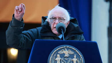 Sanders: Maduro's arrest is illegal and unconstitutional - Algerian Al-Hiwar newspaper