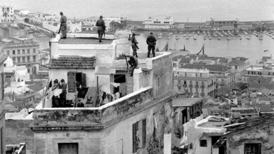 The National Assembly approves a law criminalizing French colonialism