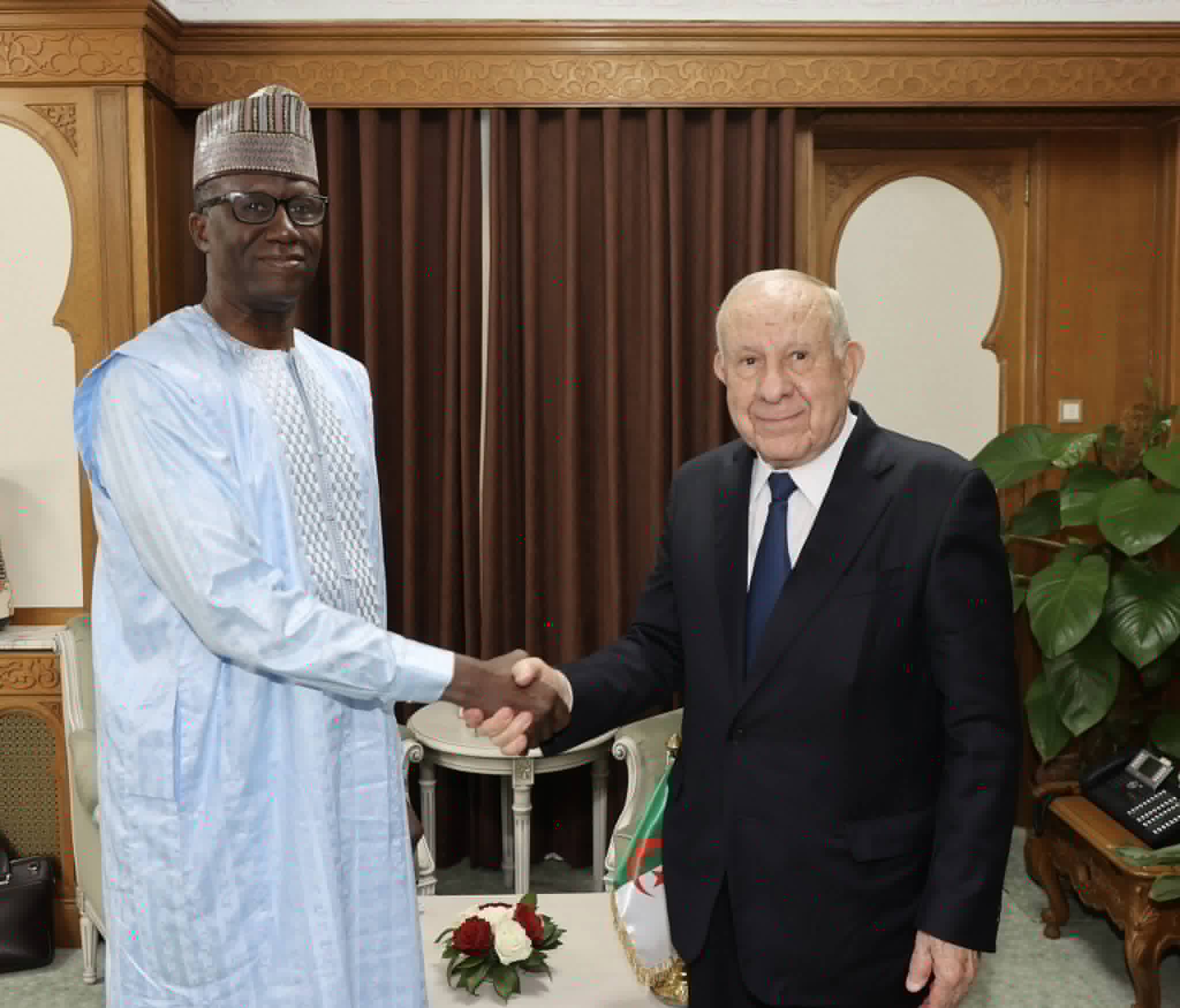 Lieutenant General Shangriha holds talks with his Nigerian counterpart at the Presidential Palace - La patrie news in Arabic