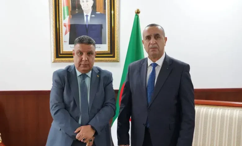 Ajal stresses the priority of improving public service in the energy sector - Algerian Al-Hiwar newspaper