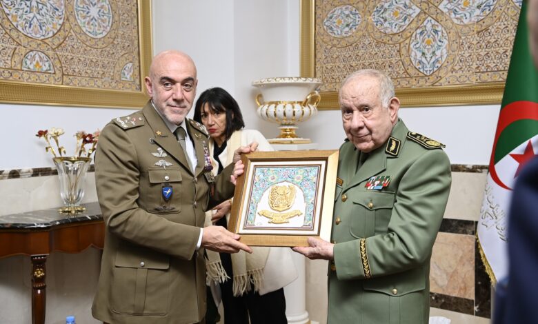Lieutenant General Chengriha receives the Chief of Staff of the Italian Land Army - New Algeria