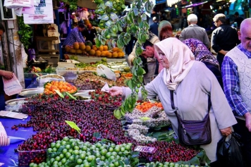 Neighborhood markets in 69 states in anticipation of Ramadan - New Algeria