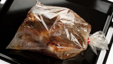 Warning against using plastic food wrap during Ramadan