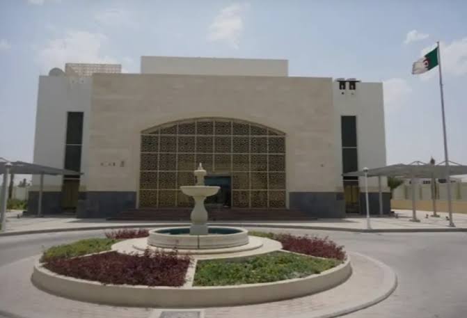 An important statement for the Algerian community in Qatar - Algerian Al-Hiwar newspaper