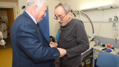 The Minister of Mujahideen visits the son of the martyr Mustafa Ben Boulaid to check on his health - Algerian Al-Hiwar newspaper